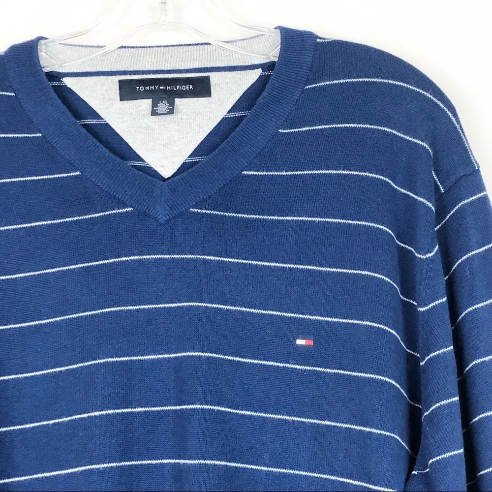 Tommy Hilfiger while sleeve horizontal